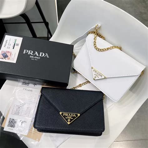 prada saco